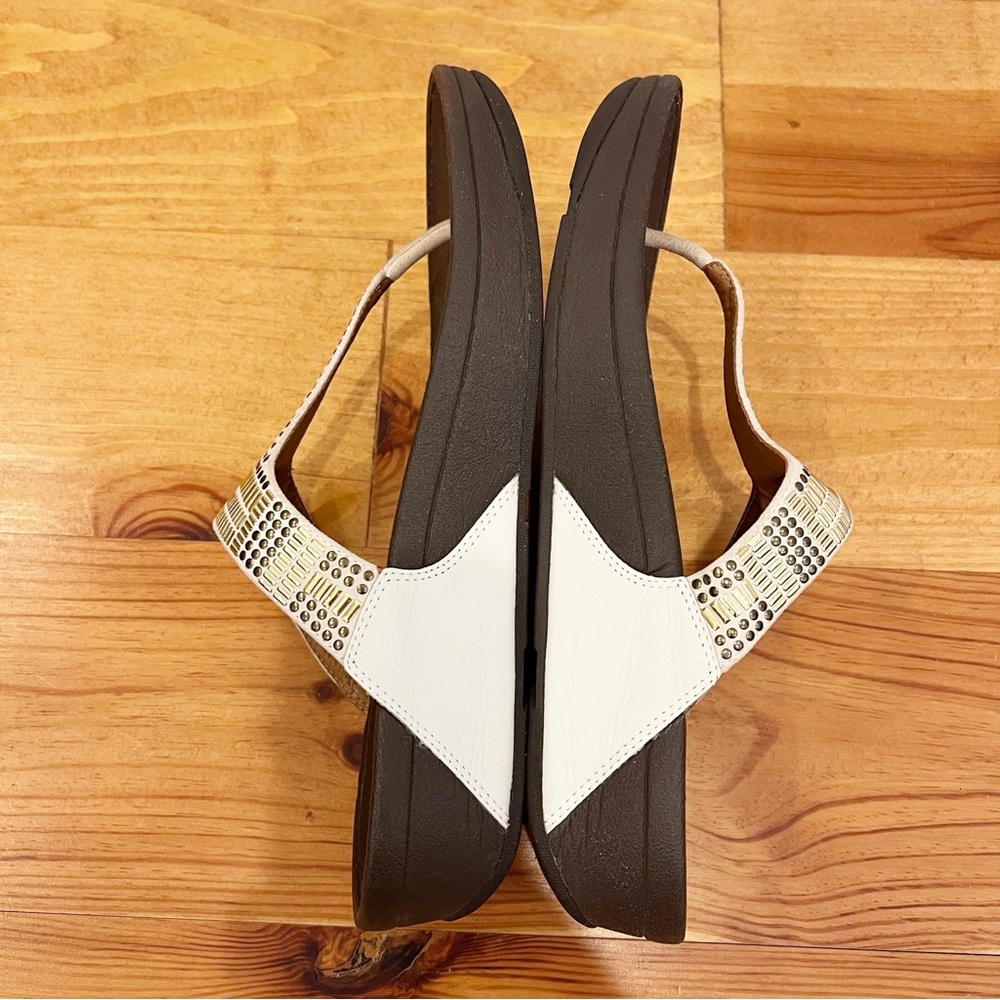 FitFlop Aztec Chada Toe Post Sandals Womens 9 Urban White Studded Comfort - Picture 8 of 12